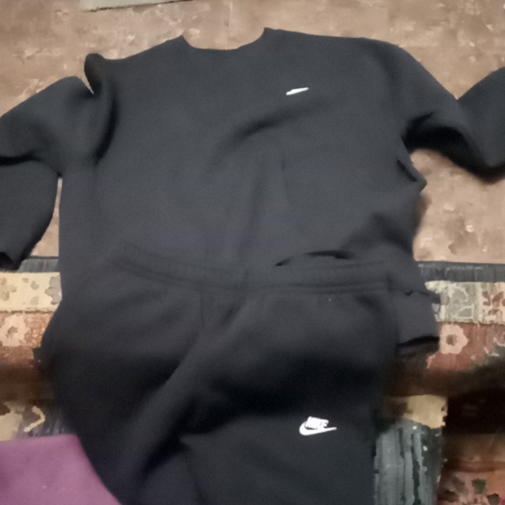 Nike sweatsuit